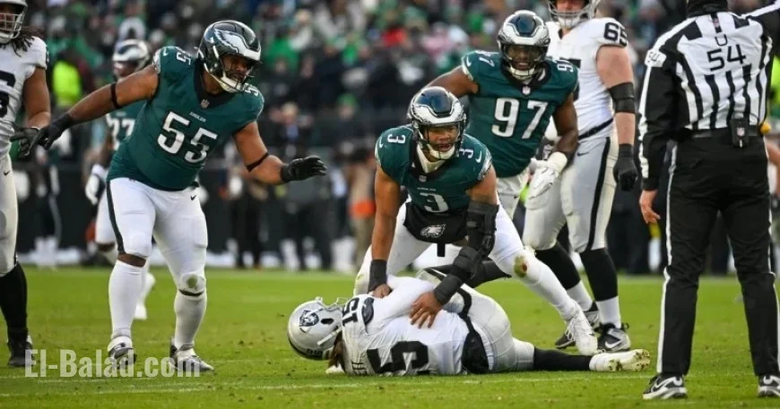 Eagles vs. Raiders Game: 10 Awards Honored