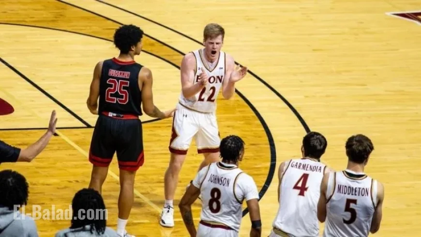 Elon Hosts Richmond at Schar Center