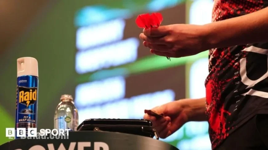 Jurjen van der Velde Uses Wasp Spray at 2026 World Darts Championship