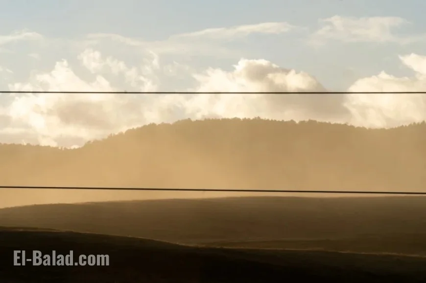 Strong Winds Persist on Front Range, Thousands Remain Without Power