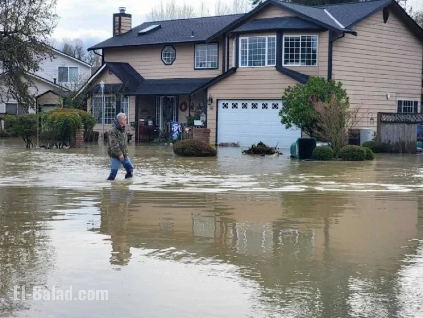 Flood Barrier Fails, Prompting Evacuation of Hundreds in South King County