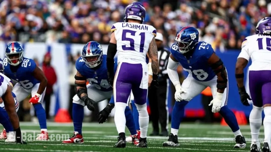 Giants’ LT Thomas, C Schmitz Injured; Packers’ G Runyan Out Inactive