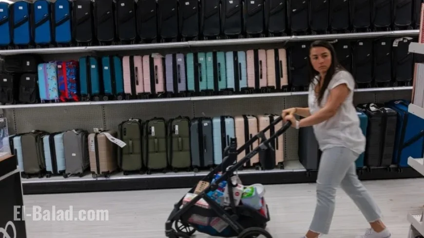 U.S. Economy Strengthens Amid Strong Consumer Spending: NPR