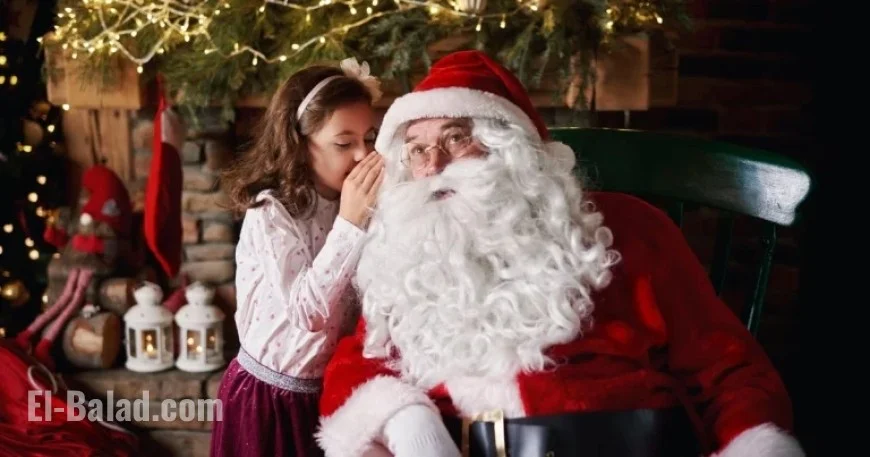 Store Santas Struggle to Find Jobs Amid Changing Times