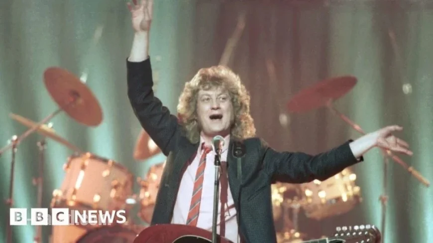 Noddy Holder Skips Christmas Dining to Avoid Slade Song Attention