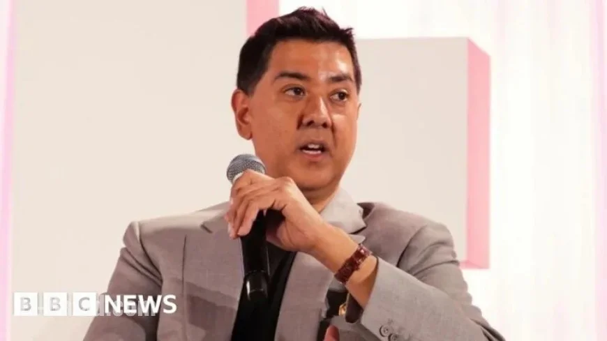 US Judge Halts Detention of British Social Media Activist