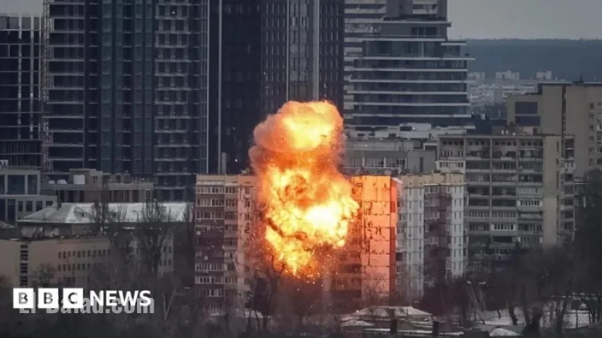 Zelensky Visits US for Peace Talks Amid Kyiv Strikes in Ukraine-Russia Conflict