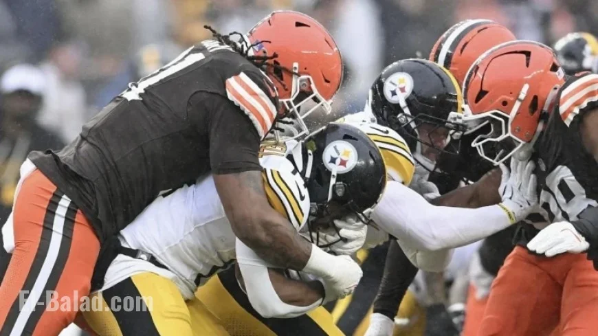 Browns Lead Steelers 10-6 in Third Quarter Action