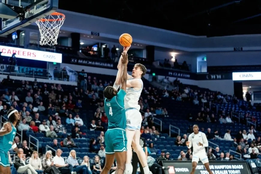 Men’s Basketball Team Faces Terrapins in Maryland on Sunday Night