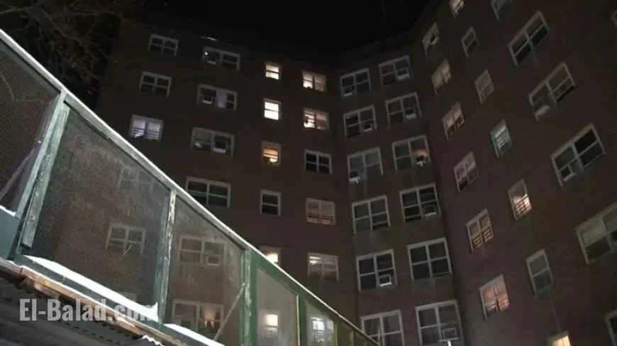 Man Shot Dead, Teen Injured in Bronx Apartment Hallway Shooting