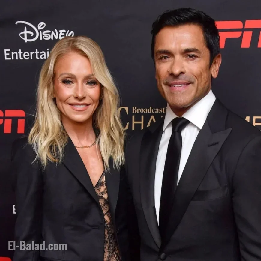 Kelly Ripa and Mark Consuelos’ Sons Tower Over Them in Family Photo