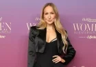 Nikki Glaser Confidently Prepares to Host Golden Globes