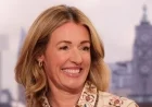 Cat Deeley’s Floral Blouse: The Chic Winter Pairing with Jeans