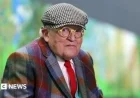 David Hockney Criticizes Moving Bayeux Tapestry to UK as ‘Madness’