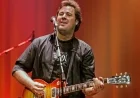 “Vince Gill Reflects on Joe Walsh, Eric Clapton as Early Influences”