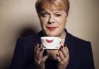 Suzy Eddie Izzard Discusses Shakespeare in Chicago Event