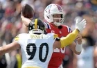 Patriots’ Rollercoaster Season Contrasts Steelers’ Consistent Performance