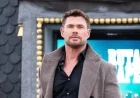 Chris Hemsworth Takes Backseat in Latest Story