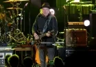 Neil Young Challenges Apple and Verizon on Trump Support