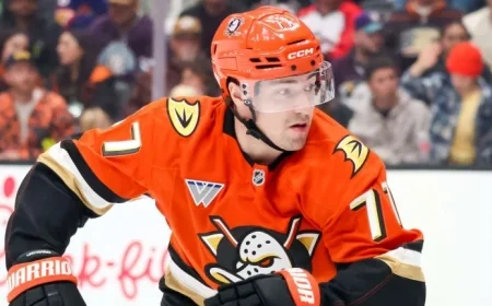 Ducks’ Vatrano to Miss 6 Weeks Due to Shoulder Injury