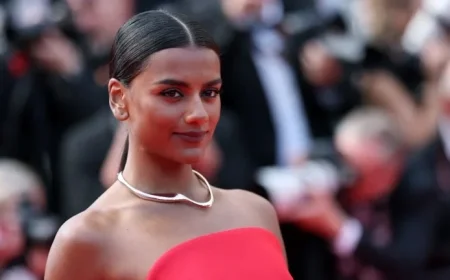 Simone Ashley Lights Up Snowy Timelines with Stylish Seaside Photos