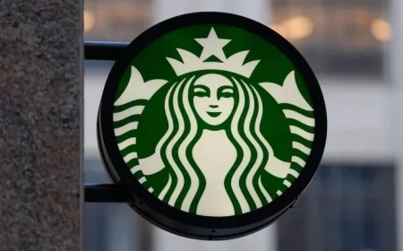 Starbucks Shutters Hundreds of Coffee Shop Locations