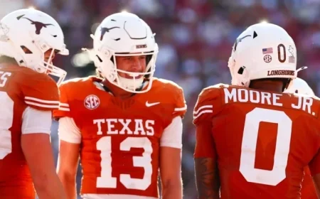 Texas Receiver Reacts to DeAndre Moore Jr.’s Unexpected Transfer Decision