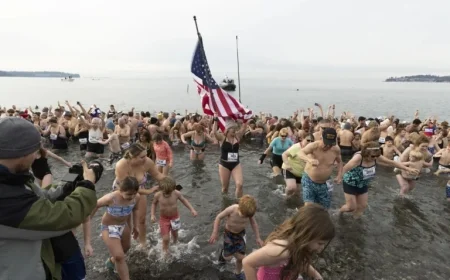 Thousands Converge on Birch Bay to Break Polar Bear Dip Record