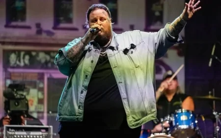 Jelly Roll Showcases 275-Pound Weight Loss in Men’s Health Winter 2026