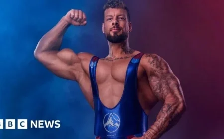 Gladiator Giant Reclaims Birth Surname: Bigg