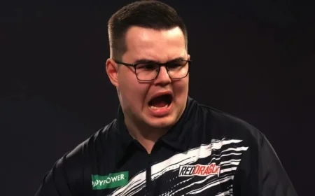 Van Veen Defeats Humphries to Reach Darts World Championship Semifinals