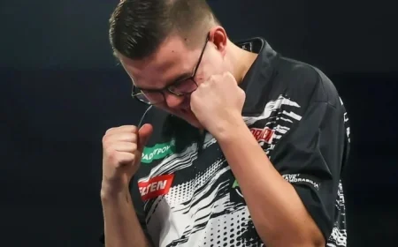 Van Veen Defeats Two-Time Champion Anderson to Reach World Final