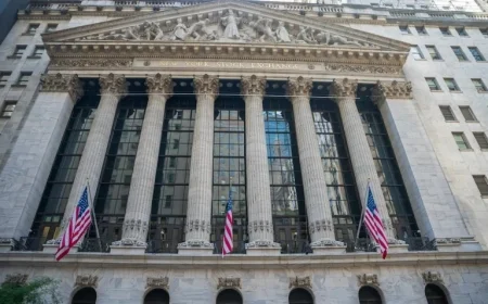 Wall Street Anticipates Growth Following Best Performance Since 2009