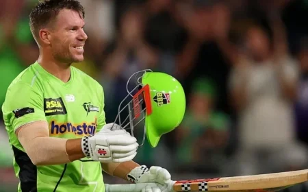 Warner’s Century Overshadowed as Hurricanes Dominate Thunder in Big Bash
