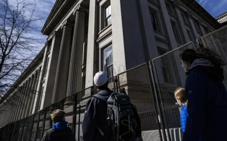 Treasuries Surge Amid Tariff Turmoil and Fed Rate Reductions