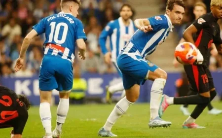 Barcelona vs. Espanyol: De Jong Starts, Pedri Benched