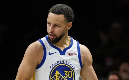 Warriors Pair Steph Curry With $118M All-Pro Defender in Trade Pitch