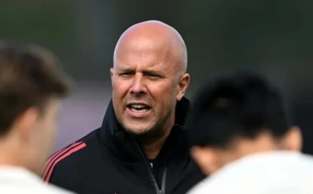 Arne Slot Previews Fulham Match, Updates on Squad Fitness