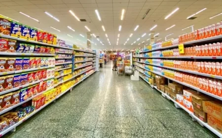 Thief Steals Liquor in Supermarket, Attacks Security During Escape