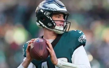 Eagles Host Commanders in Finale; McKee Starts at Quarterback