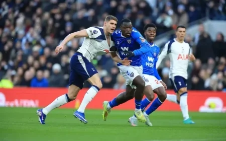Van de Ven Shines as Brobbey Scores Crucial Goals for Spurs and Sunderland