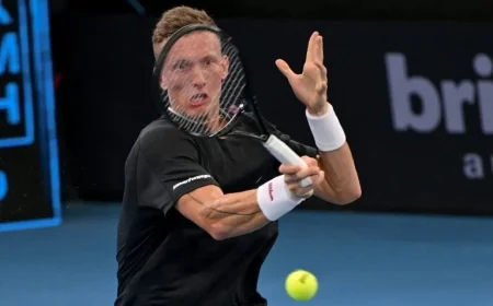 Lehecka Triumphs in Challenging Opener to Defend Brisbane Title