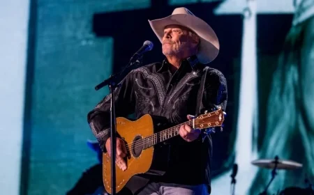 Country Legend Alan Jackson Announces Final Show with Star-Studded Performance