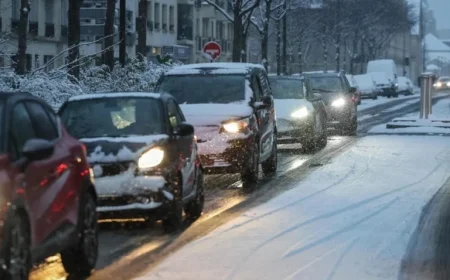 France Battles Snow and Ice; Five Killed on Roads