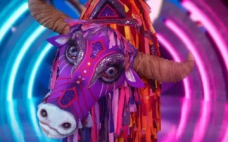 Chelsea Unveil Coach; Arsenal Bid for Diaz; Solskjaer Heads to Man Utd; Liverpool Updates