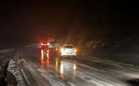 Dordogne Ice: Roads Freeze Over, Halting School Buses