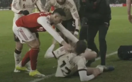 Arsenal Star Ignites Clash, Pushes Liverpool Ace Before Injury Exit