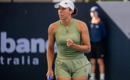 Keys Triumphs in Thrilling Triple-Tiebreak Victory Against Shnaider in Brisbane