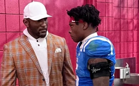 Miami Legend Lewis Encourages Ole Miss Running Back Lacy