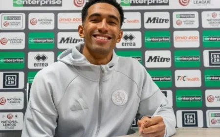 Elliott Secures Contract Extension Until 2028